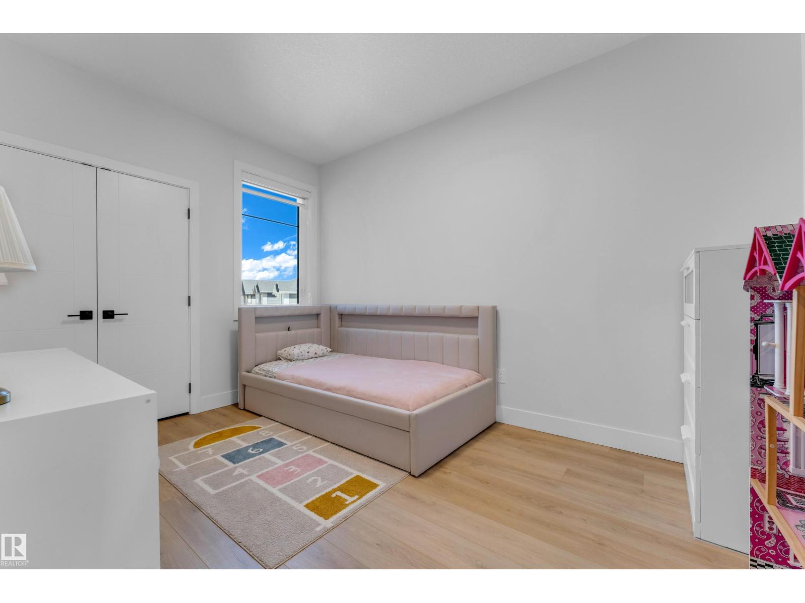 22803 80 AV NW - 31