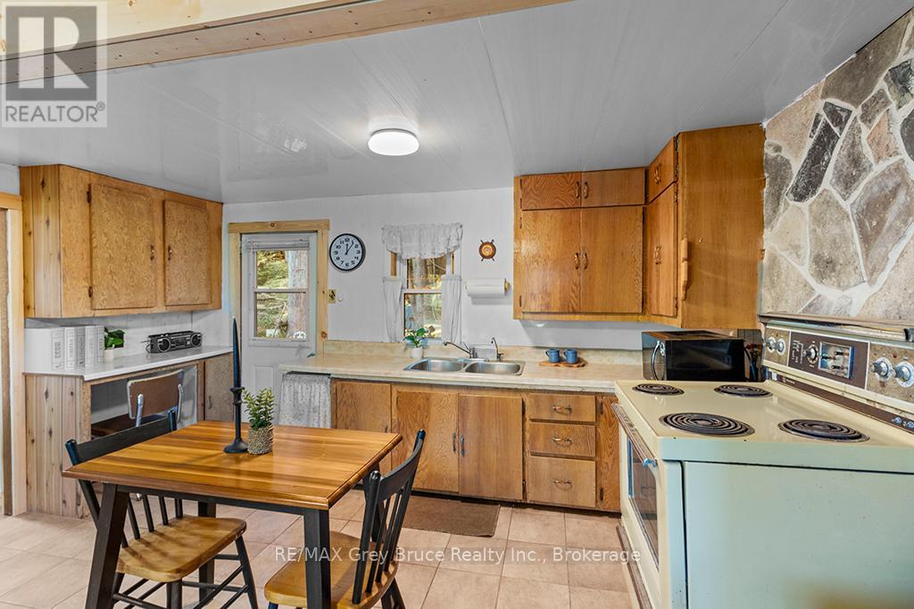 609 STOKES BAY ROAD - 3