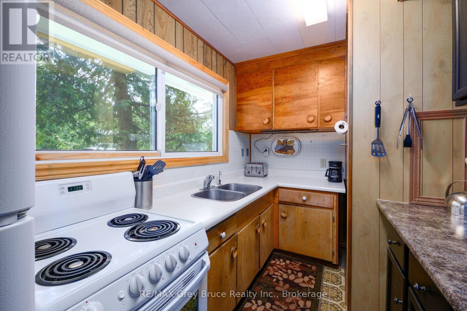 610 SECOND AVENUE S - 2