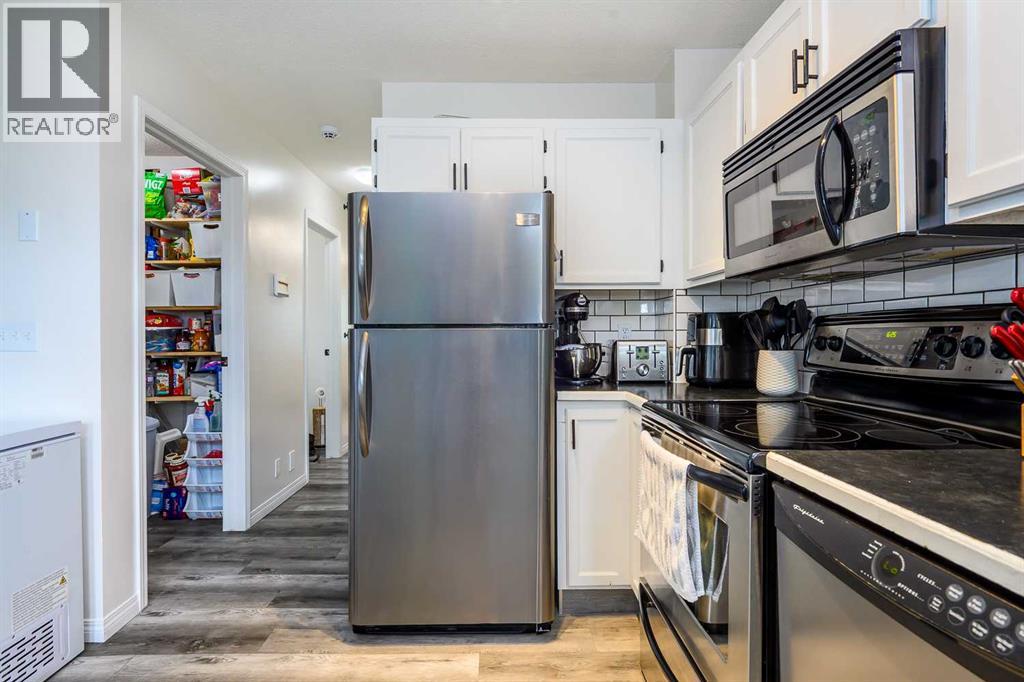 5430 45 Street — photo 11