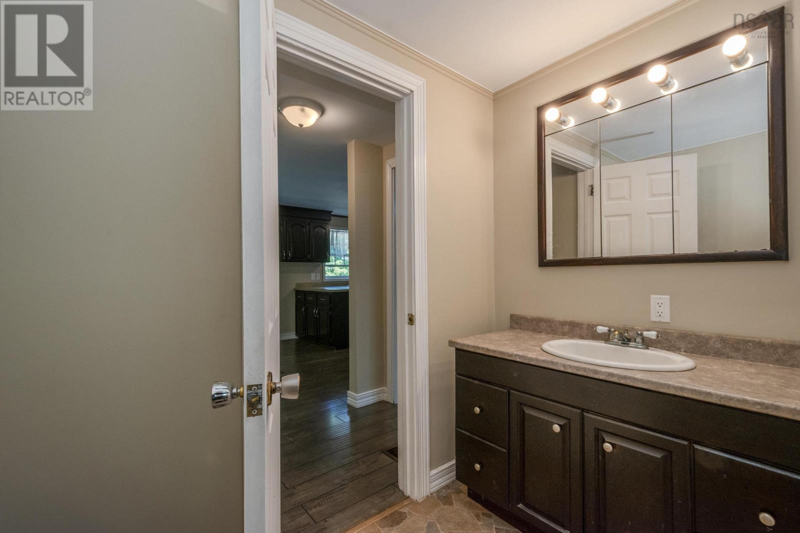 1037 Culloden Road - 18