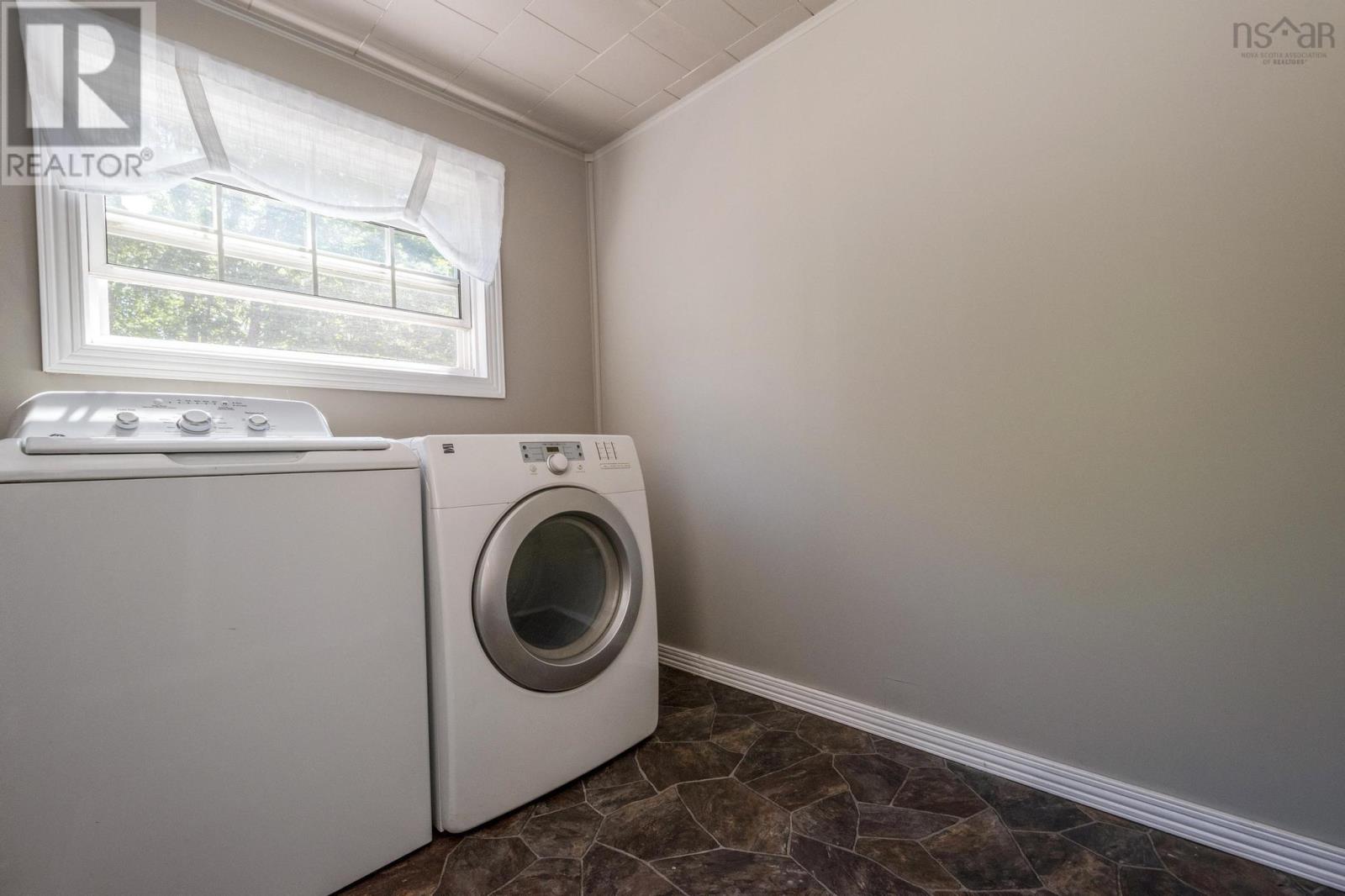 1037 Culloden Road - 7