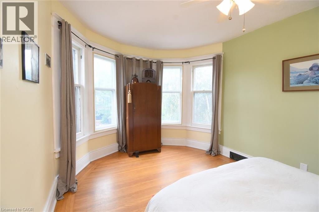 28 ST CLAIR Avenue - 27