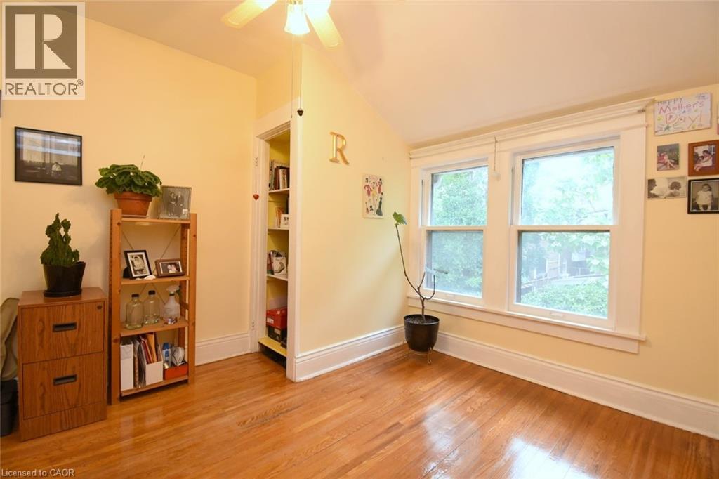 28 ST CLAIR Avenue - 31