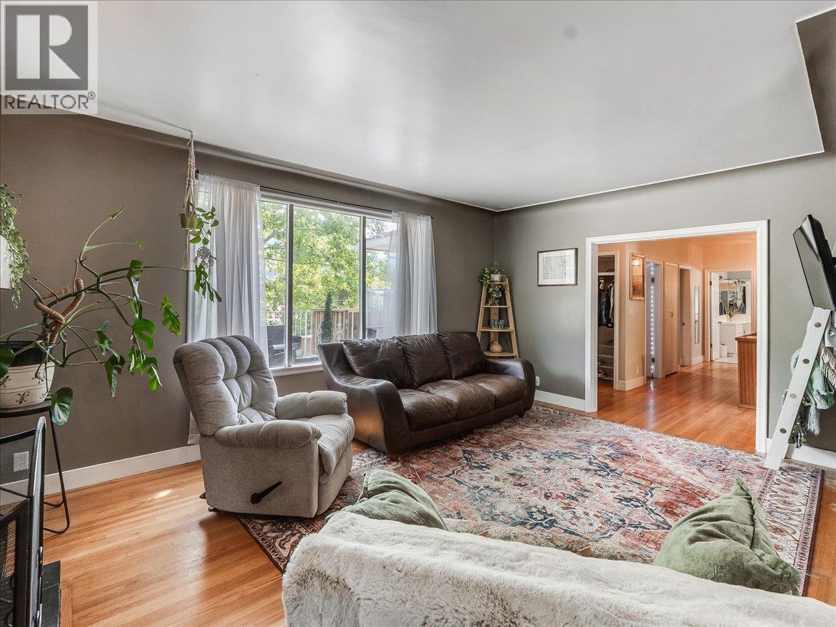 750 7th Avenue - 20