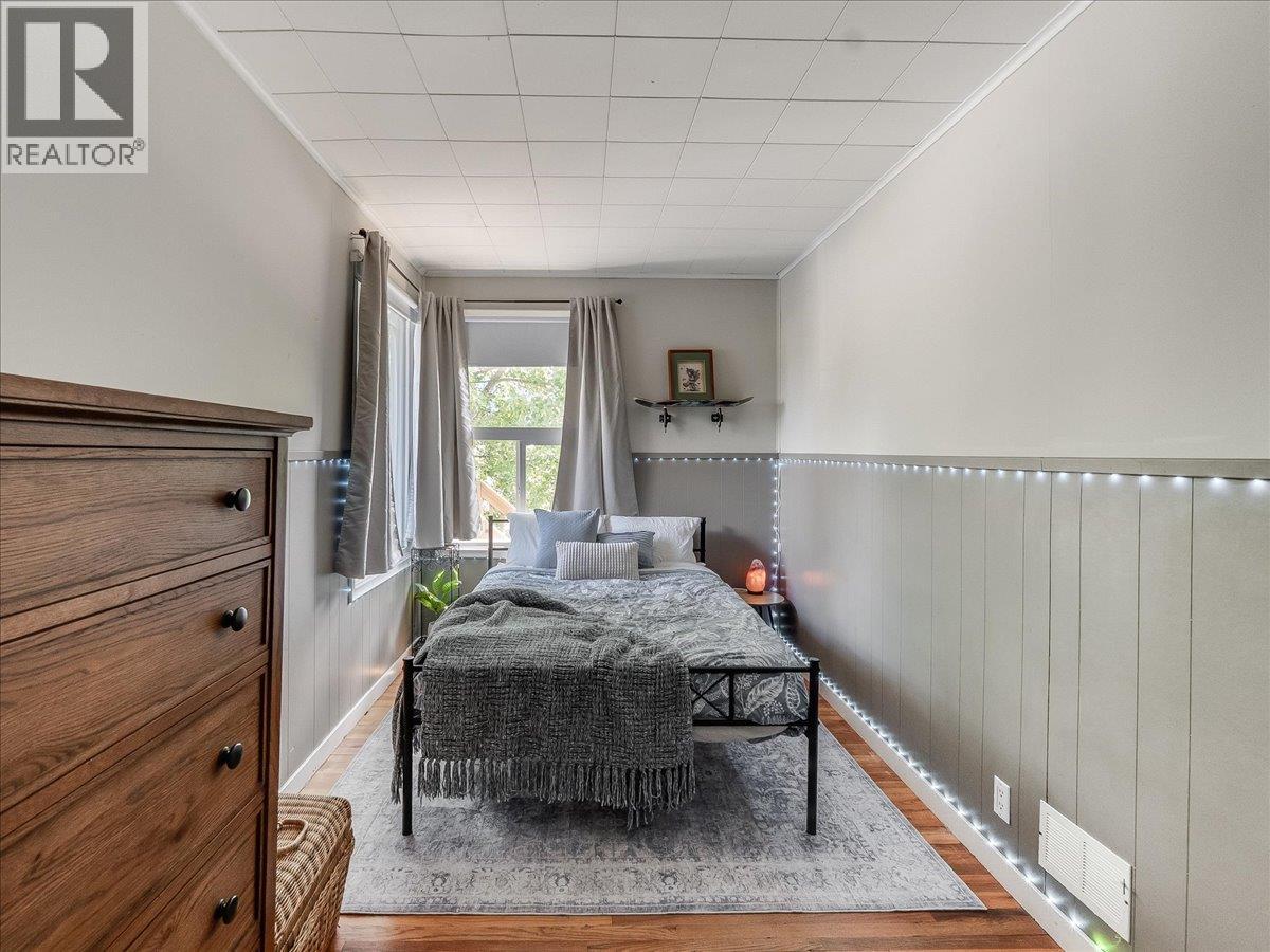 750 7th Avenue - 31