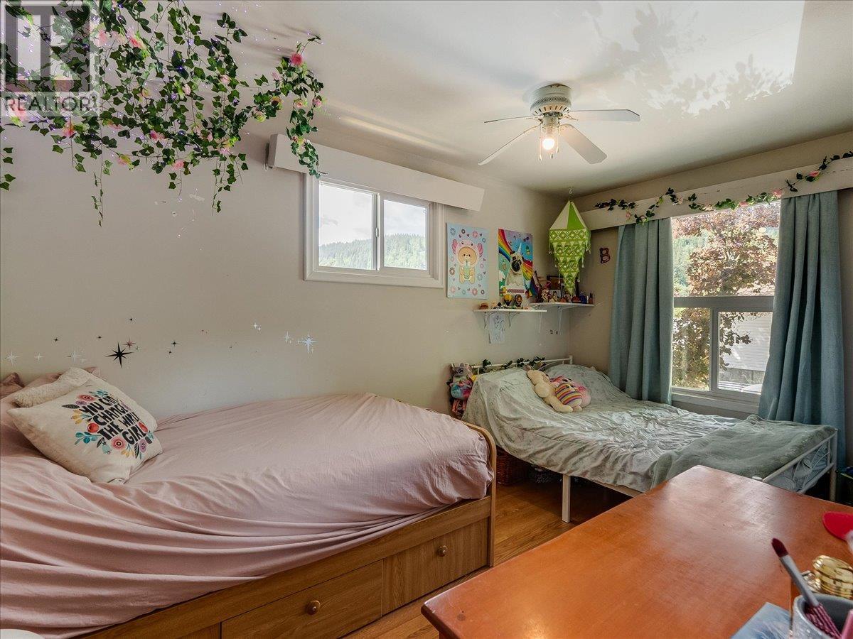 750 7th Avenue - 39