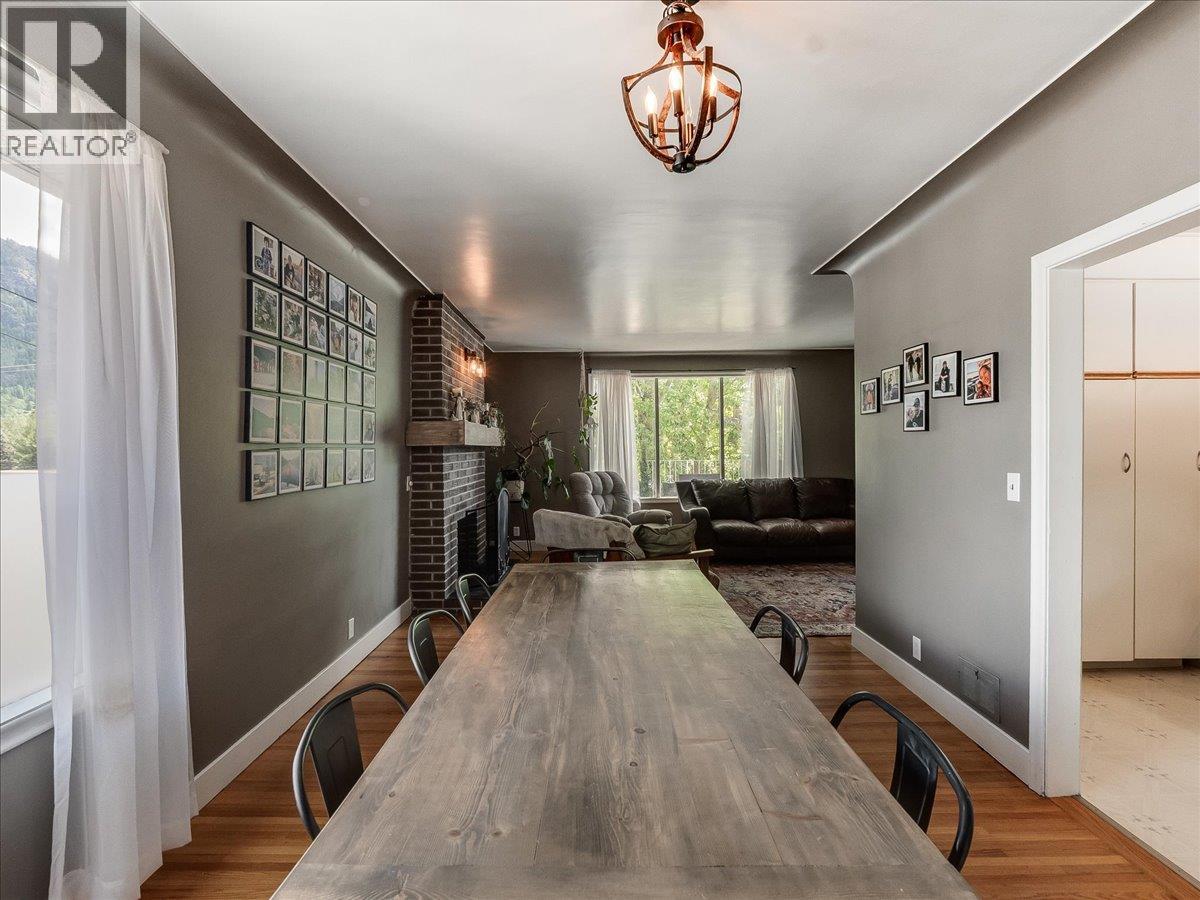 750 7th Avenue - 21