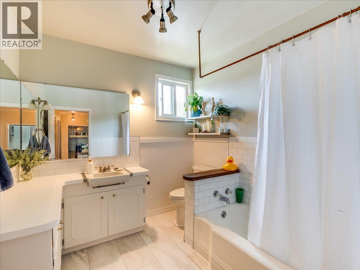 750 7th Avenue - 37