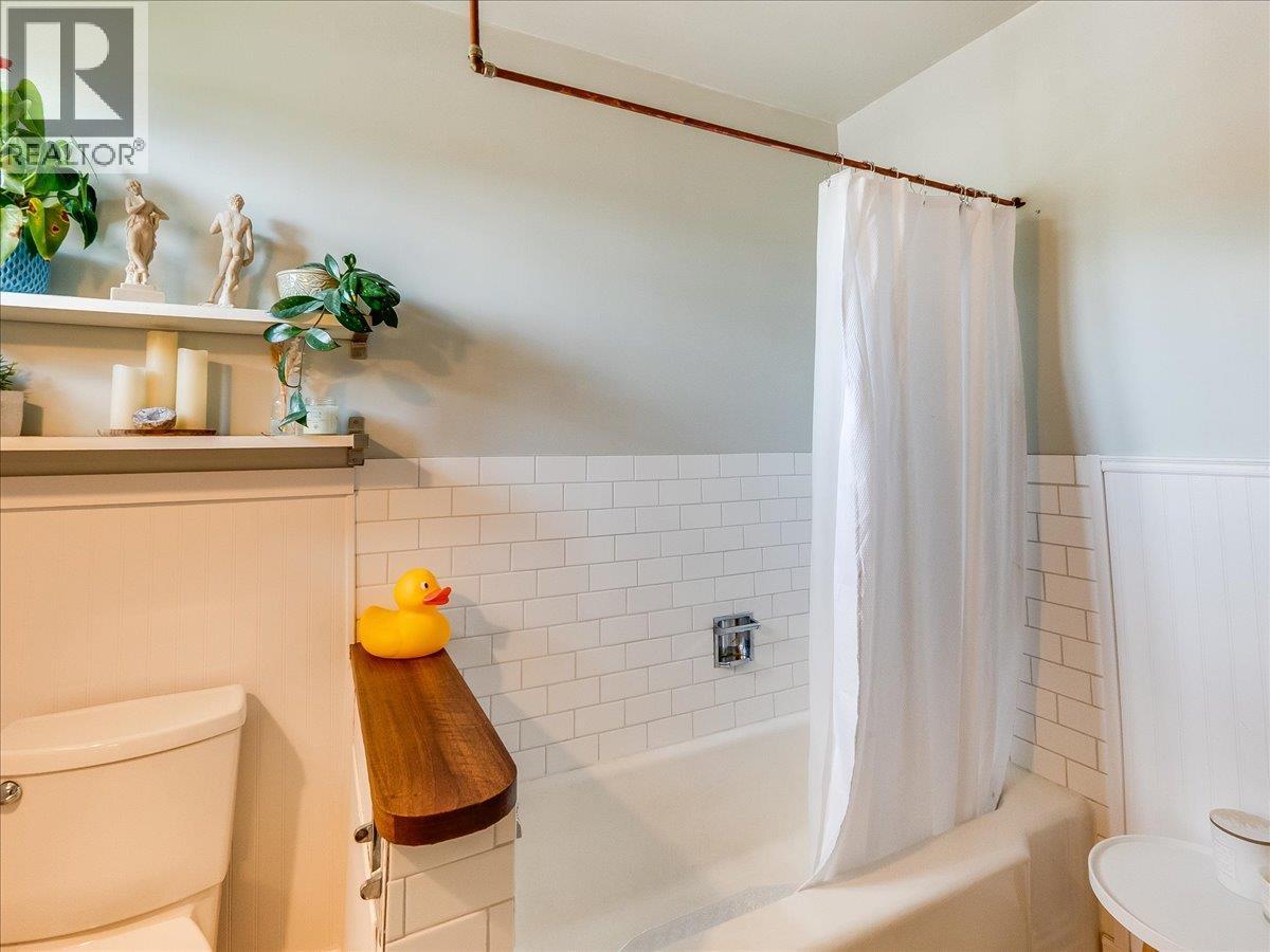 750 7th Avenue - 38