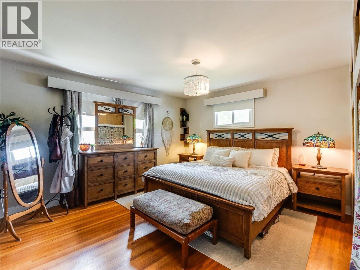 750 7th Avenue - 33