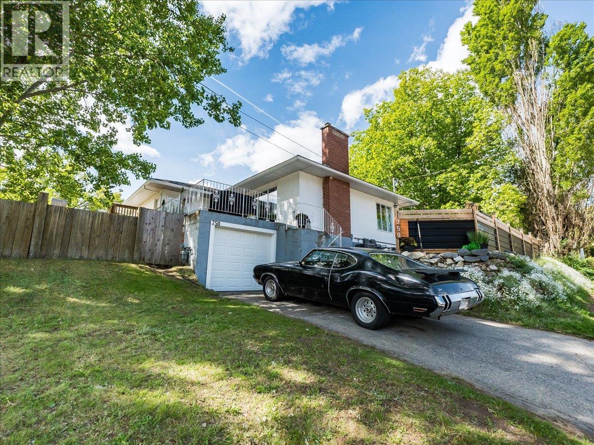 750 7th Avenue - 11