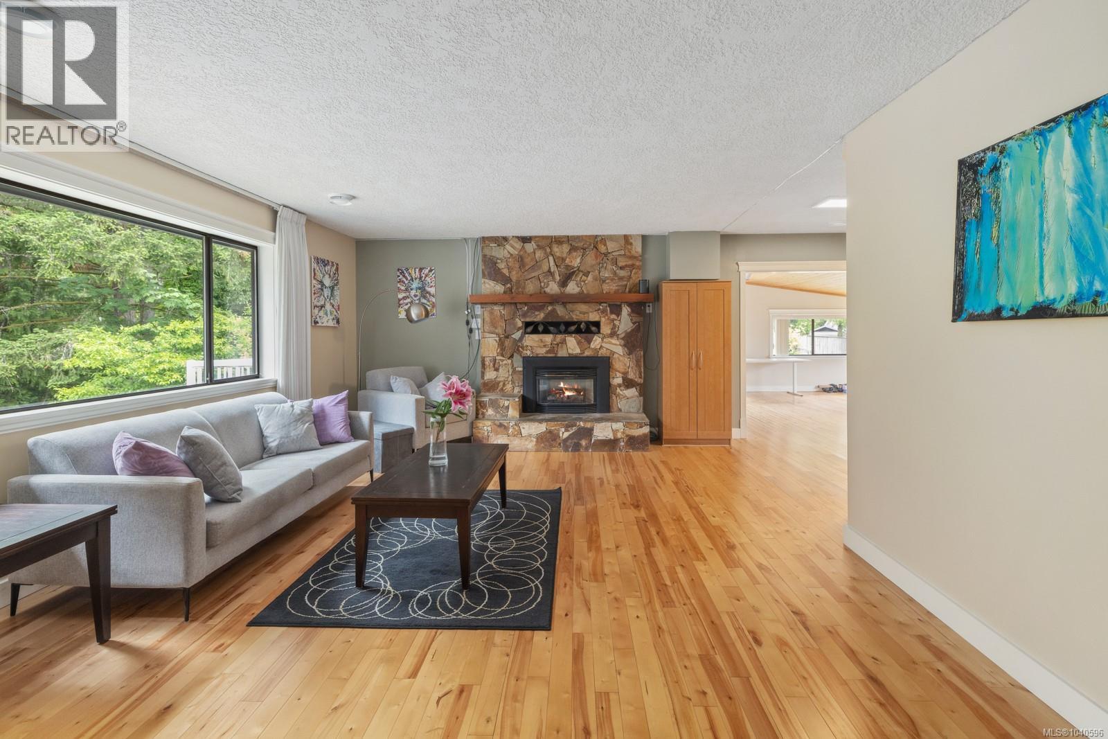3445 Cobble Hill Rd - 4