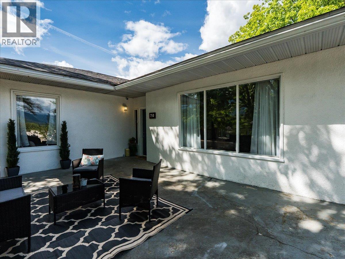 750 7th Avenue - 70