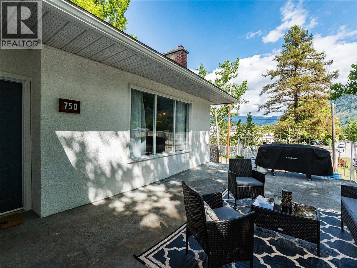 750 7th Avenue - 69