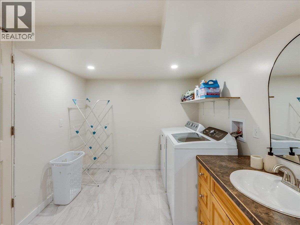 750 7th Avenue - 44