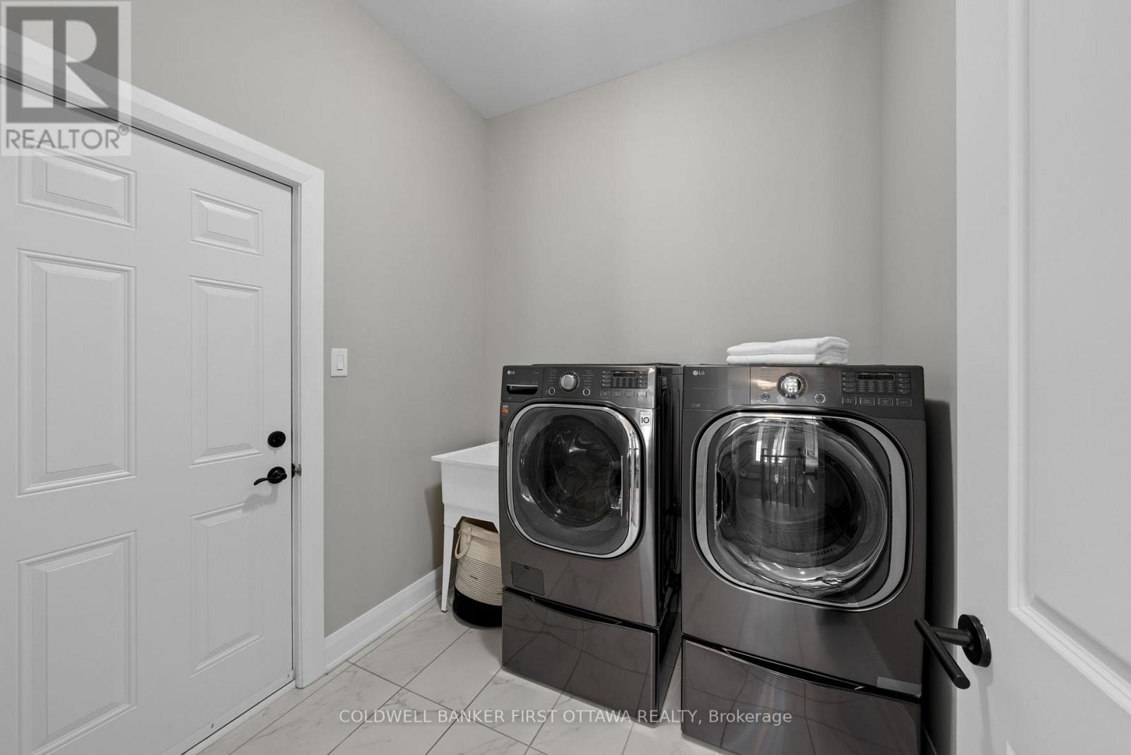 3 Bed, 3 Bath House for Sale in Ottawa – 108 SCORPIO MEWS, Ottawa – MLS# X13466480 - Image 9