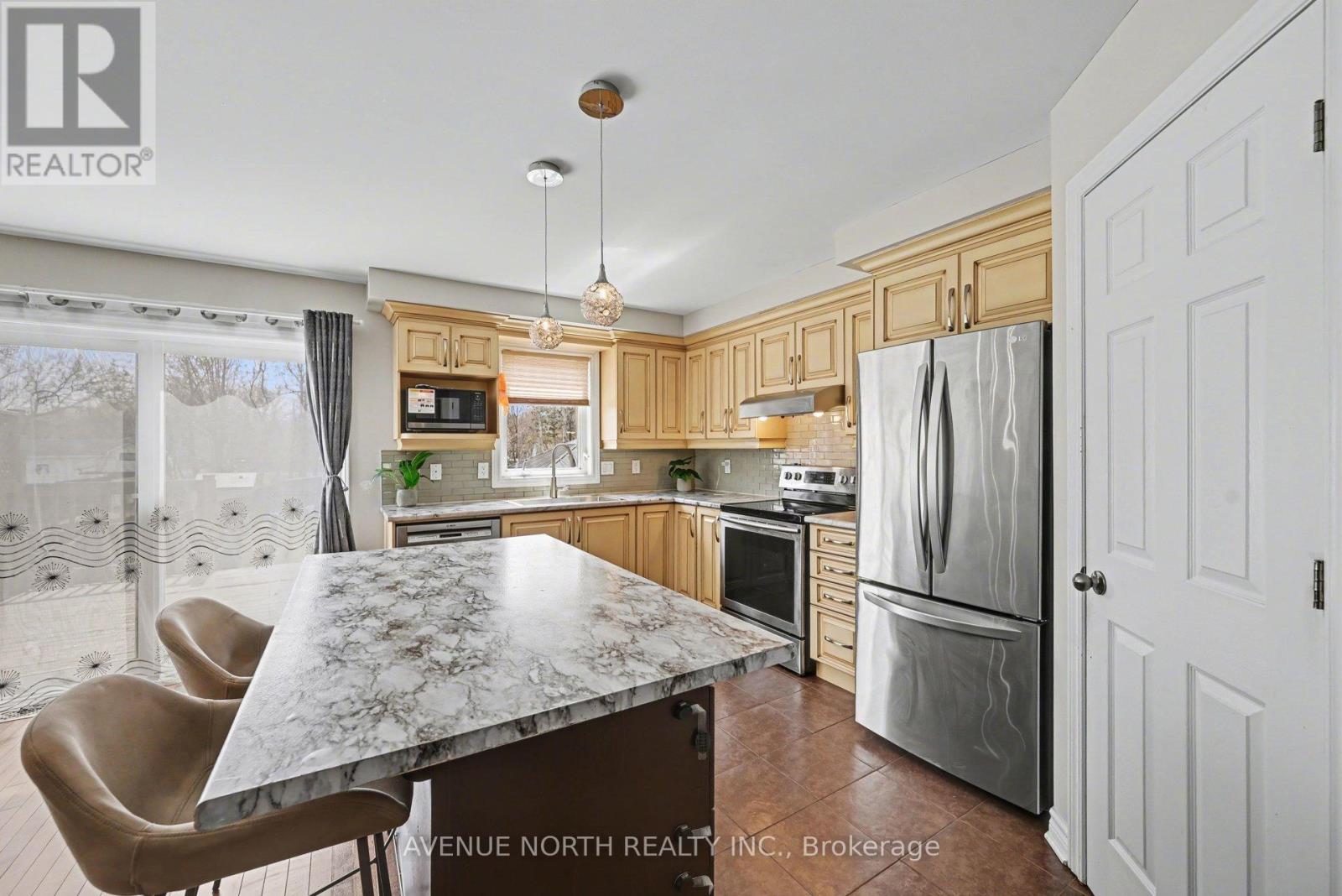 210 HERBERT STREET - 14