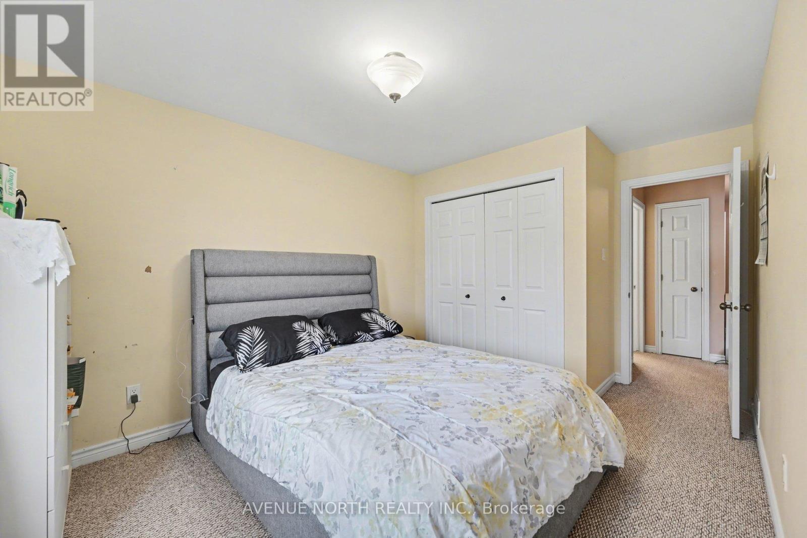 210 HERBERT STREET - 23