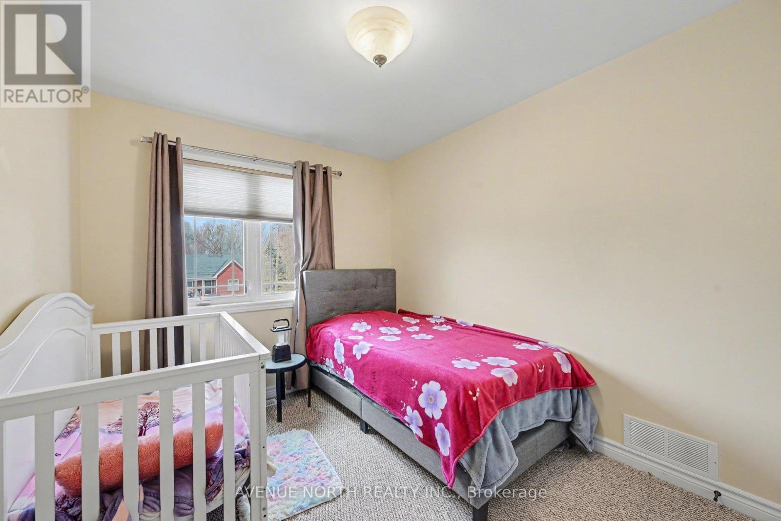 210 HERBERT STREET - 25