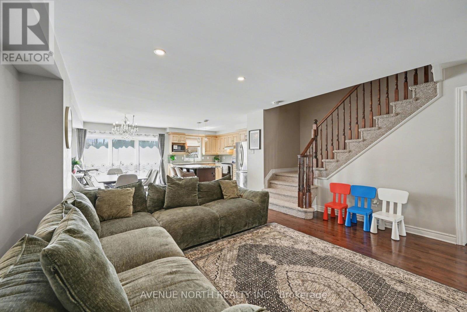 210 HERBERT STREET - 6