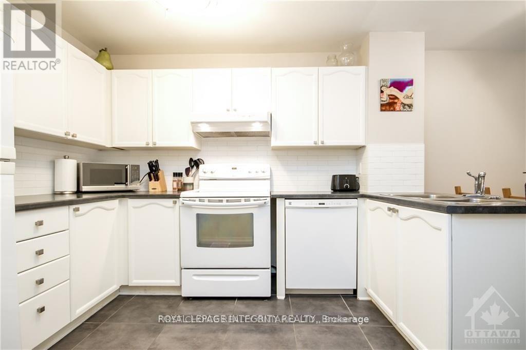 3 Bed, 3 Bath House for Rent in Ottawa – 15 PETERSON PLACE, Ottawa – MLS# X13466584 - Image 10