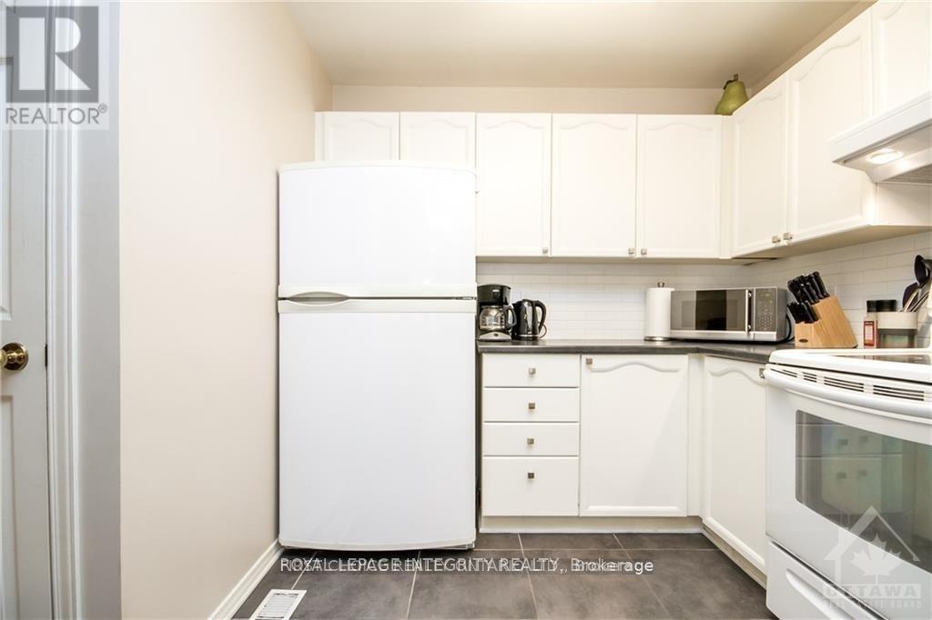 3 Bed, 3 Bath House for Rent in Ottawa – 15 PETERSON PLACE, Ottawa – MLS# X13466584 - Image 11