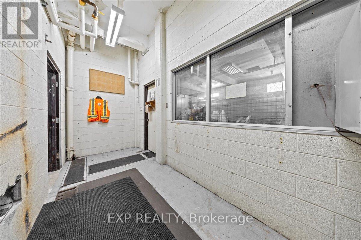 Industrial for Rent in Ottawa – 2336 CRAIG SIDE ROAD, Ottawa – MLS# X13466600 - Image 37