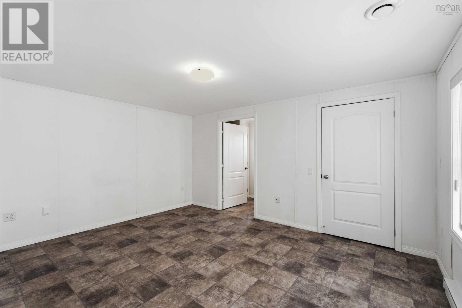 63 Douglas Avenue - 18