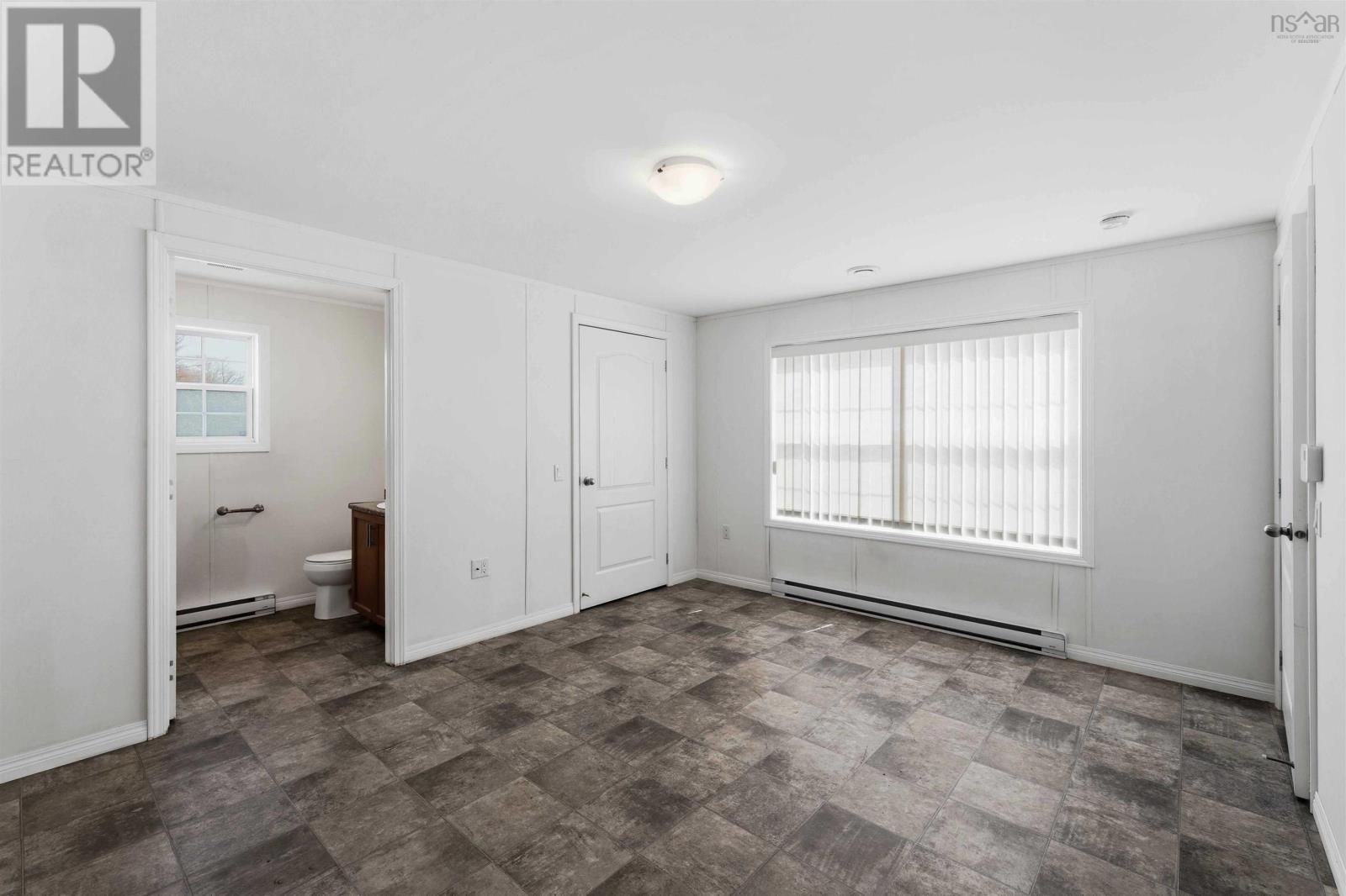 63 Douglas Avenue - 24