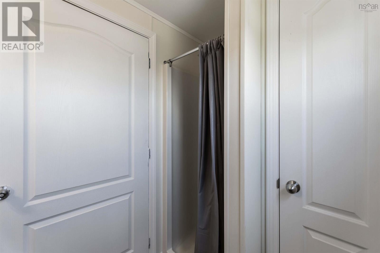 63 Douglas Avenue - 21