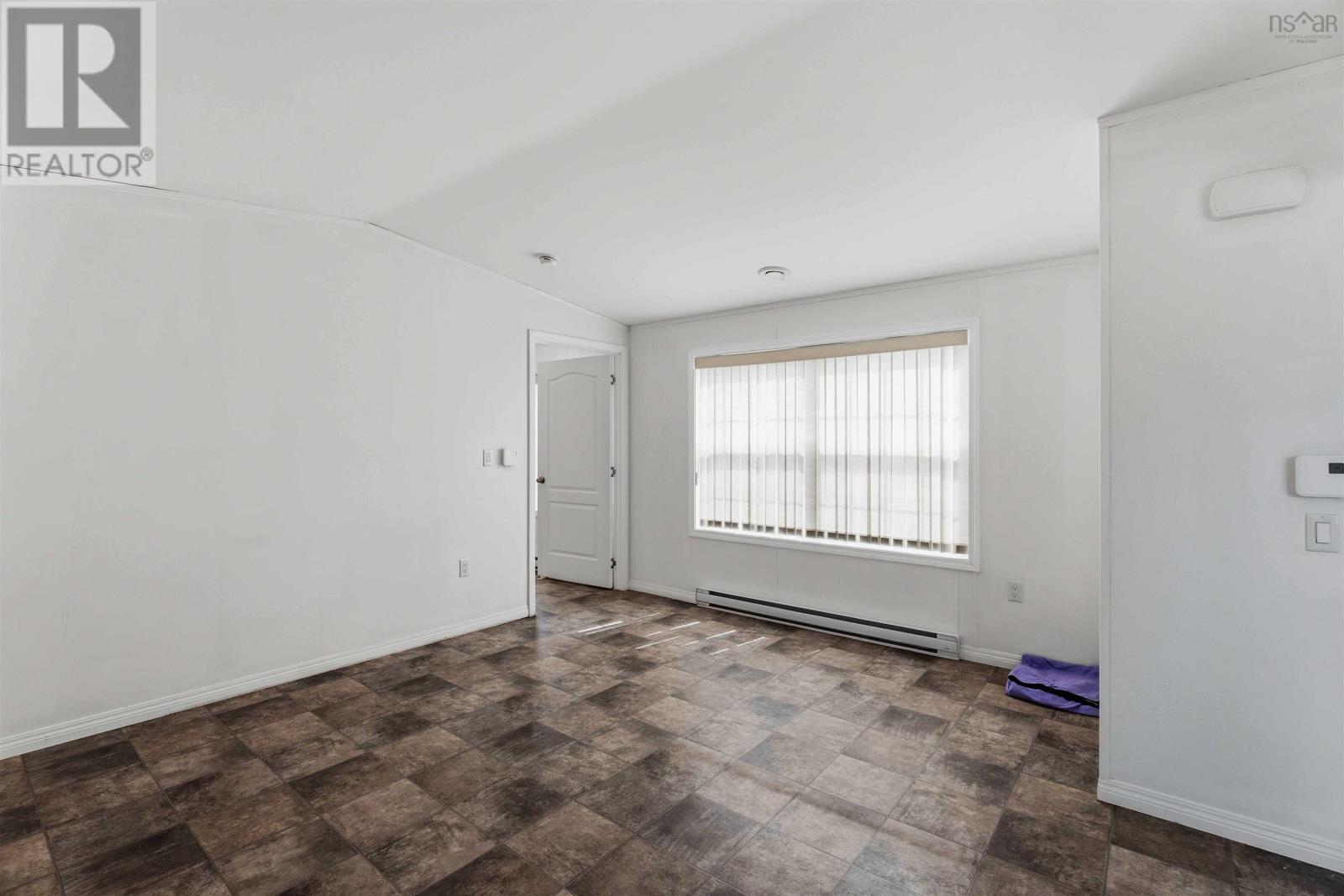 63 Douglas Avenue - 12