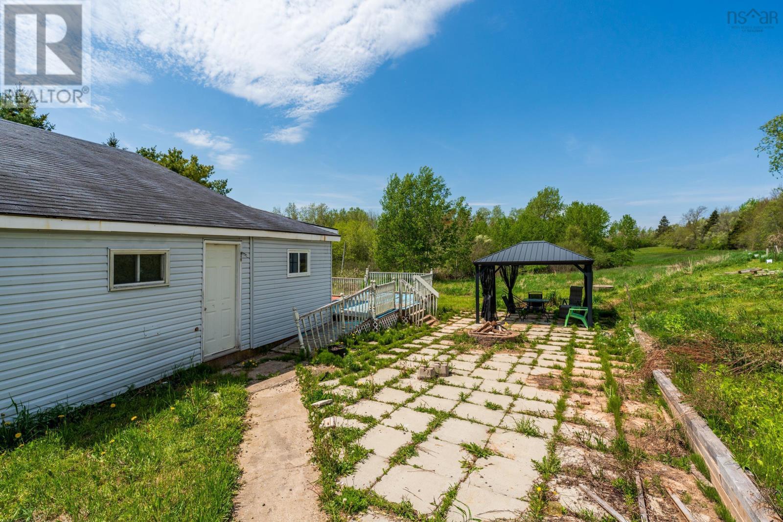 445 Highway 201 - 32