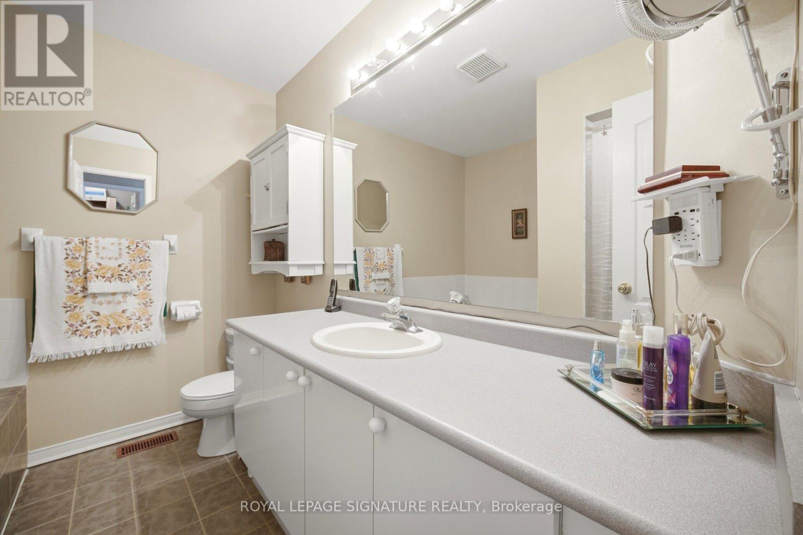 #133 833 SCOLLARD COURT - 25