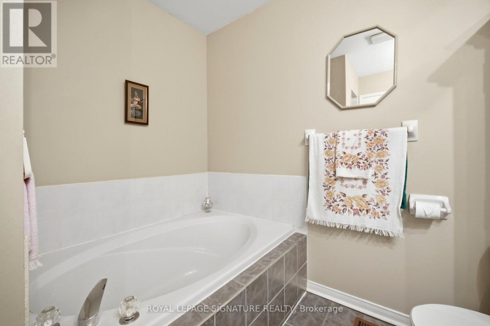 #133 833 SCOLLARD COURT - 26