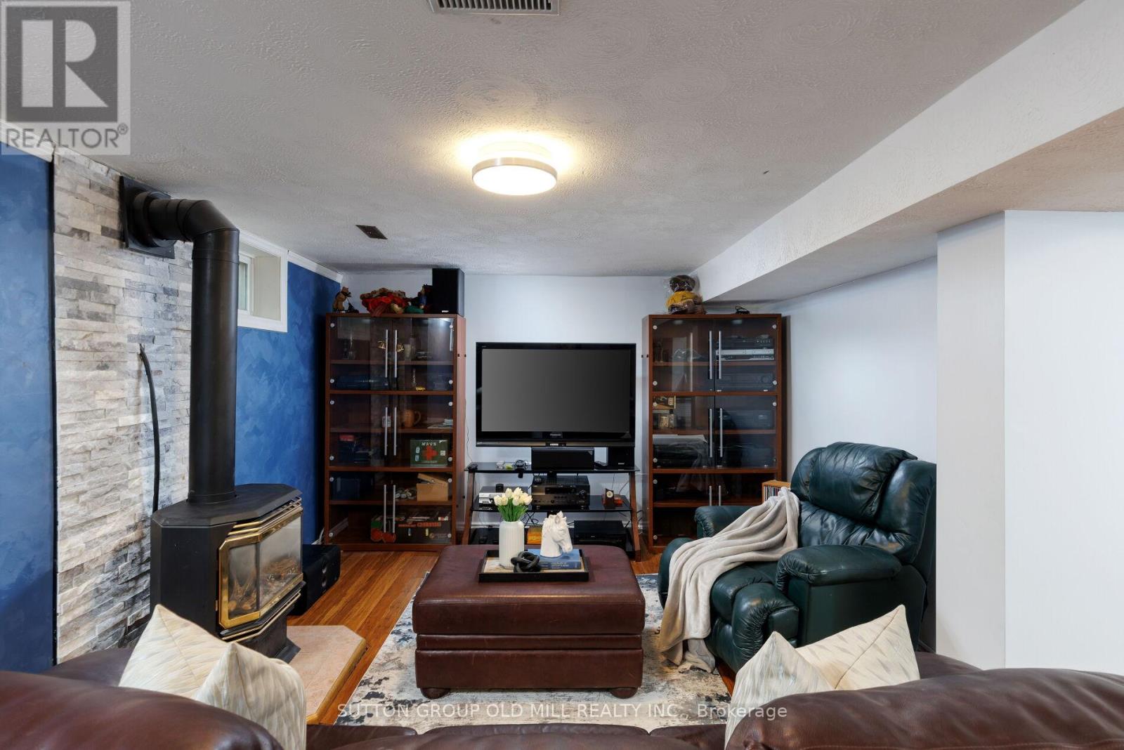 853 KOWAL DRIVE - 41