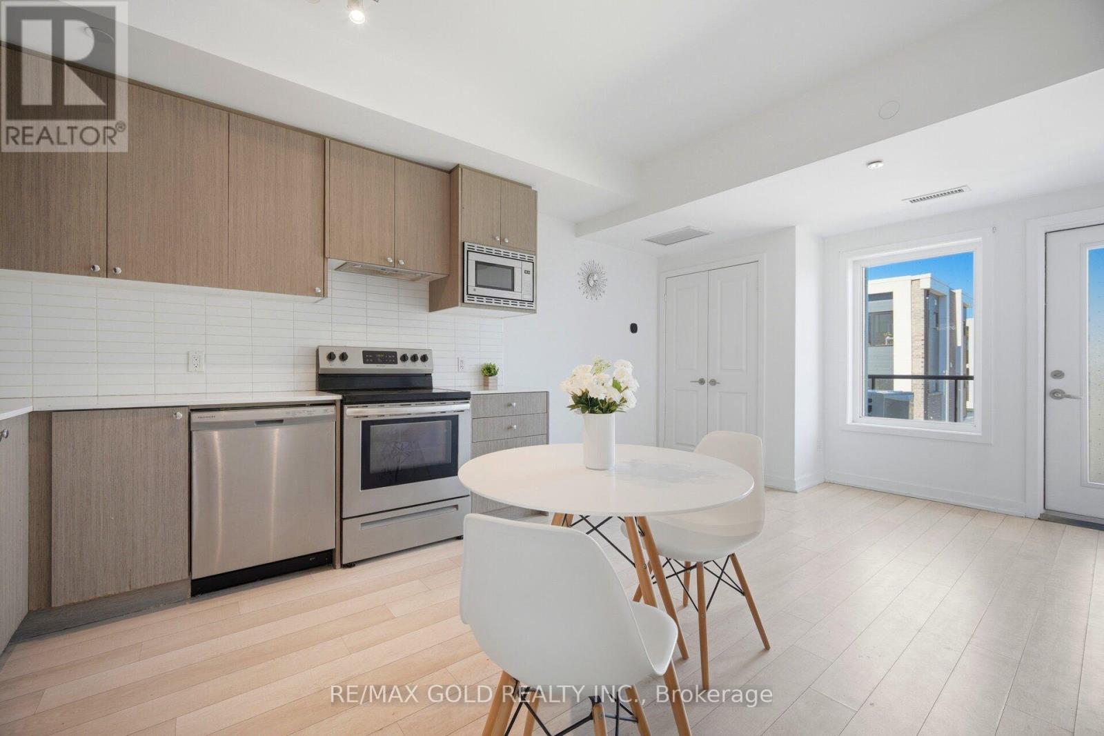 #204 155 DOWNSVIEW PARK BOULEVARD - 10