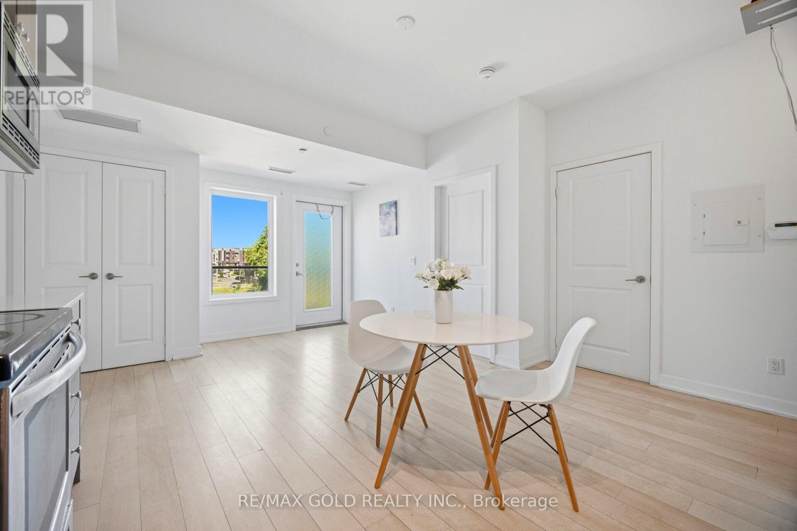 #204 155 DOWNSVIEW PARK BOULEVARD - 11