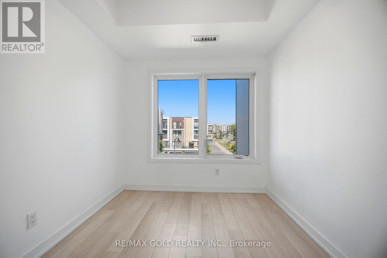 #204 155 DOWNSVIEW PARK BOULEVARD - 17