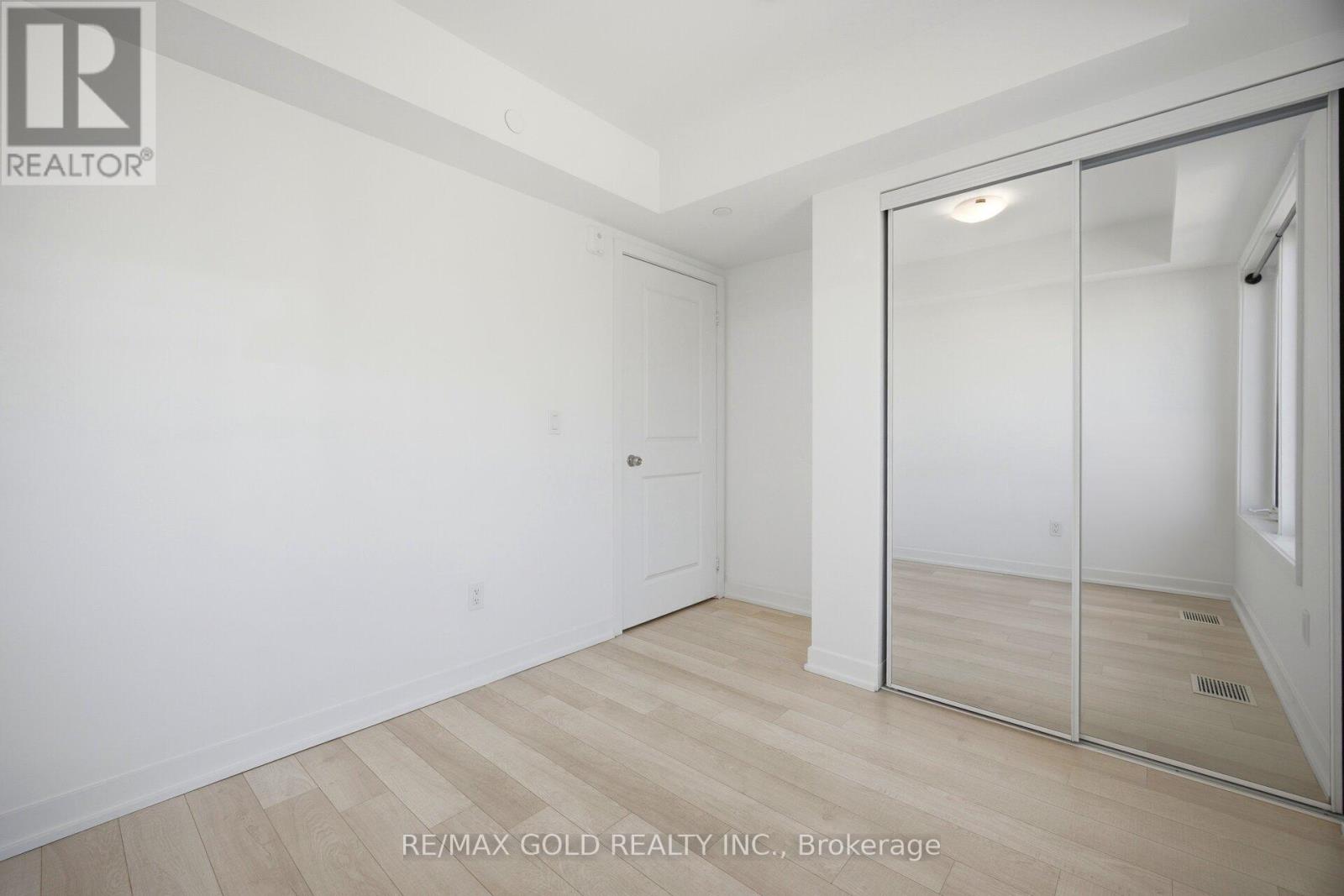#204 155 DOWNSVIEW PARK BOULEVARD - 27