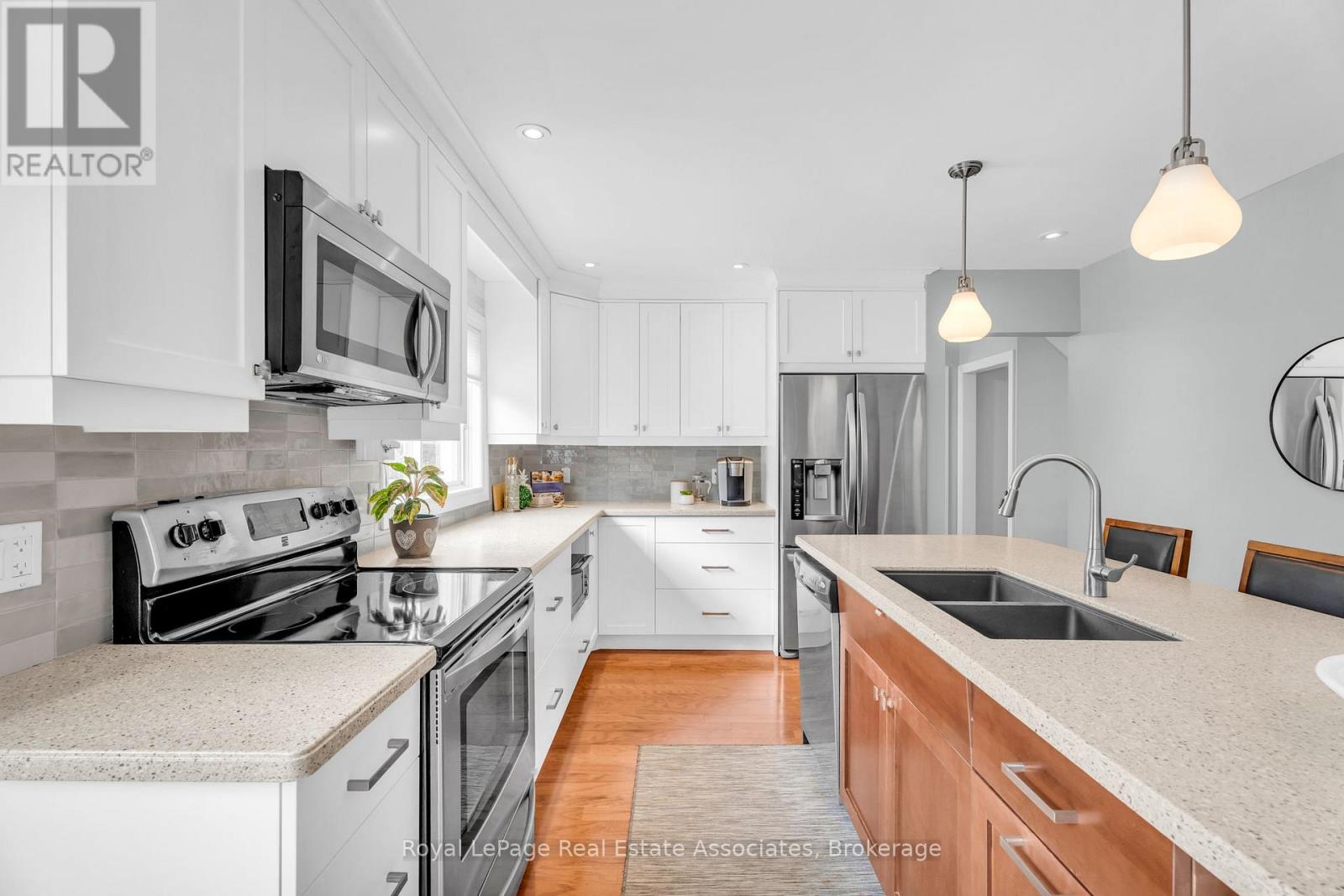182 REXWAY DRIVE - 13