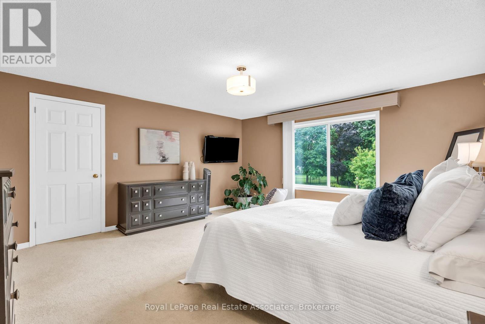 182 REXWAY DRIVE - 21