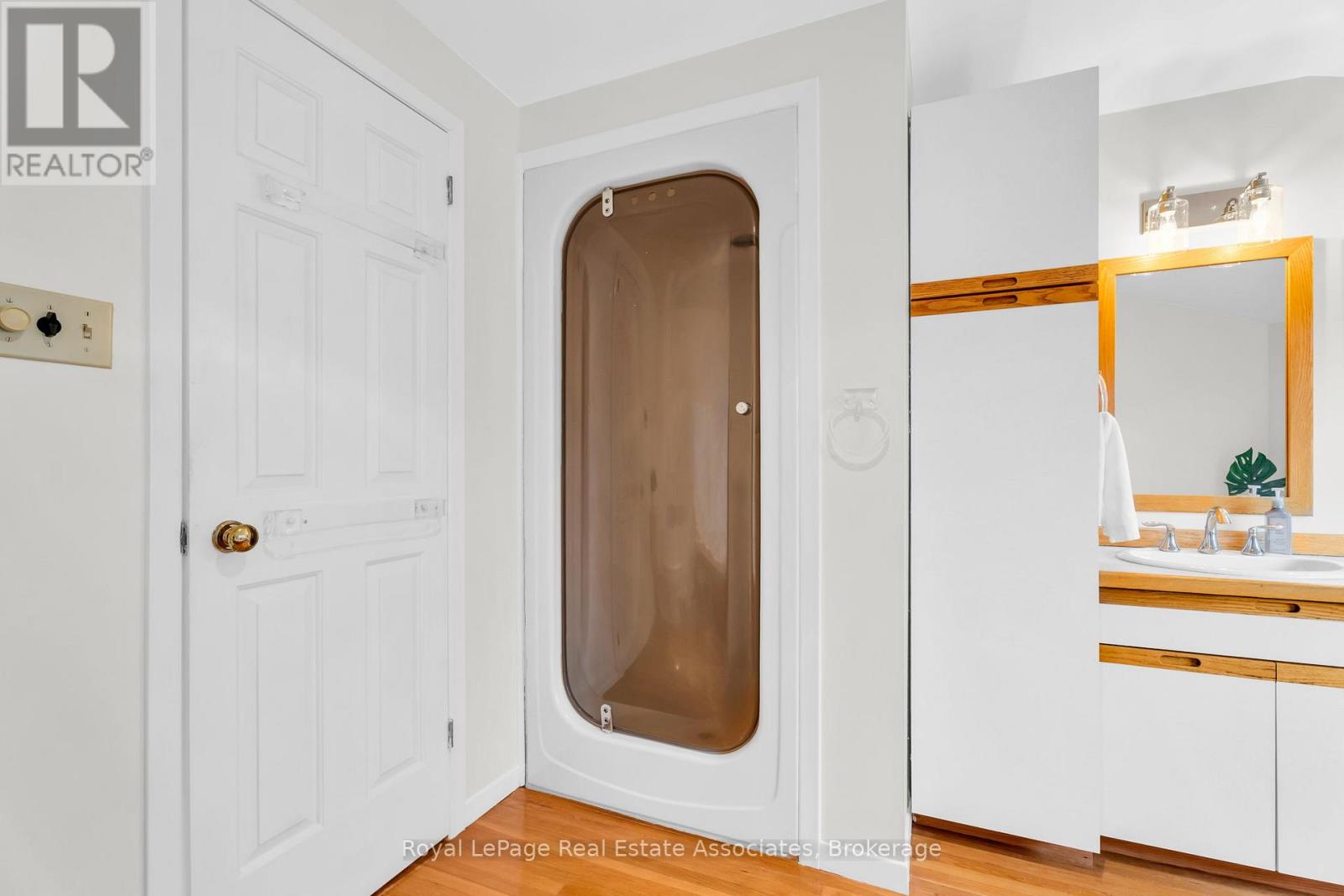 182 REXWAY DRIVE - 26