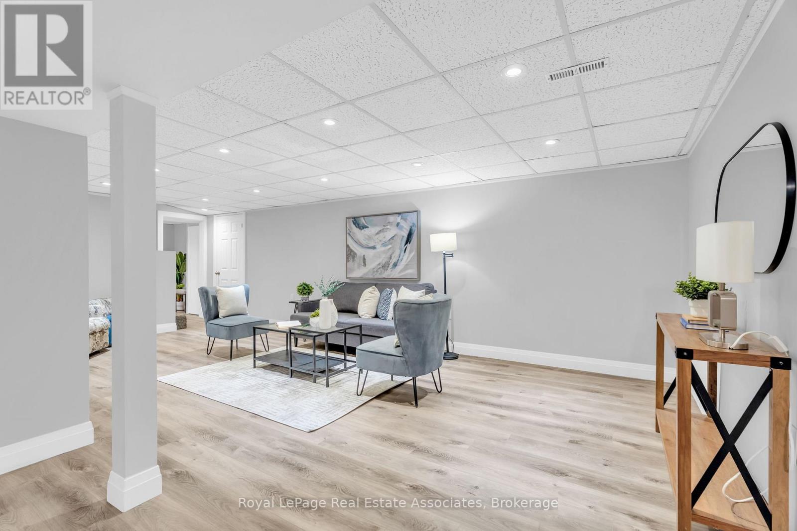 182 REXWAY DRIVE - 35