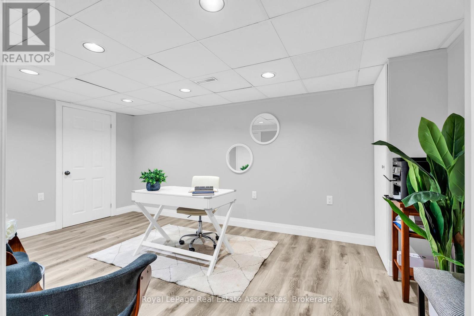 182 REXWAY DRIVE - 38