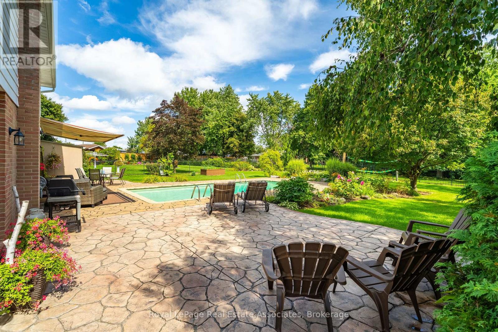 182 REXWAY DRIVE - 43