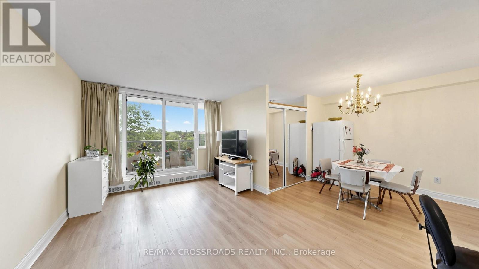 #411 15 TORRANCE ROAD - 5