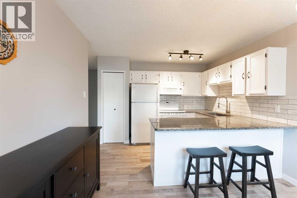 23 Selkirk Road W — photo 10