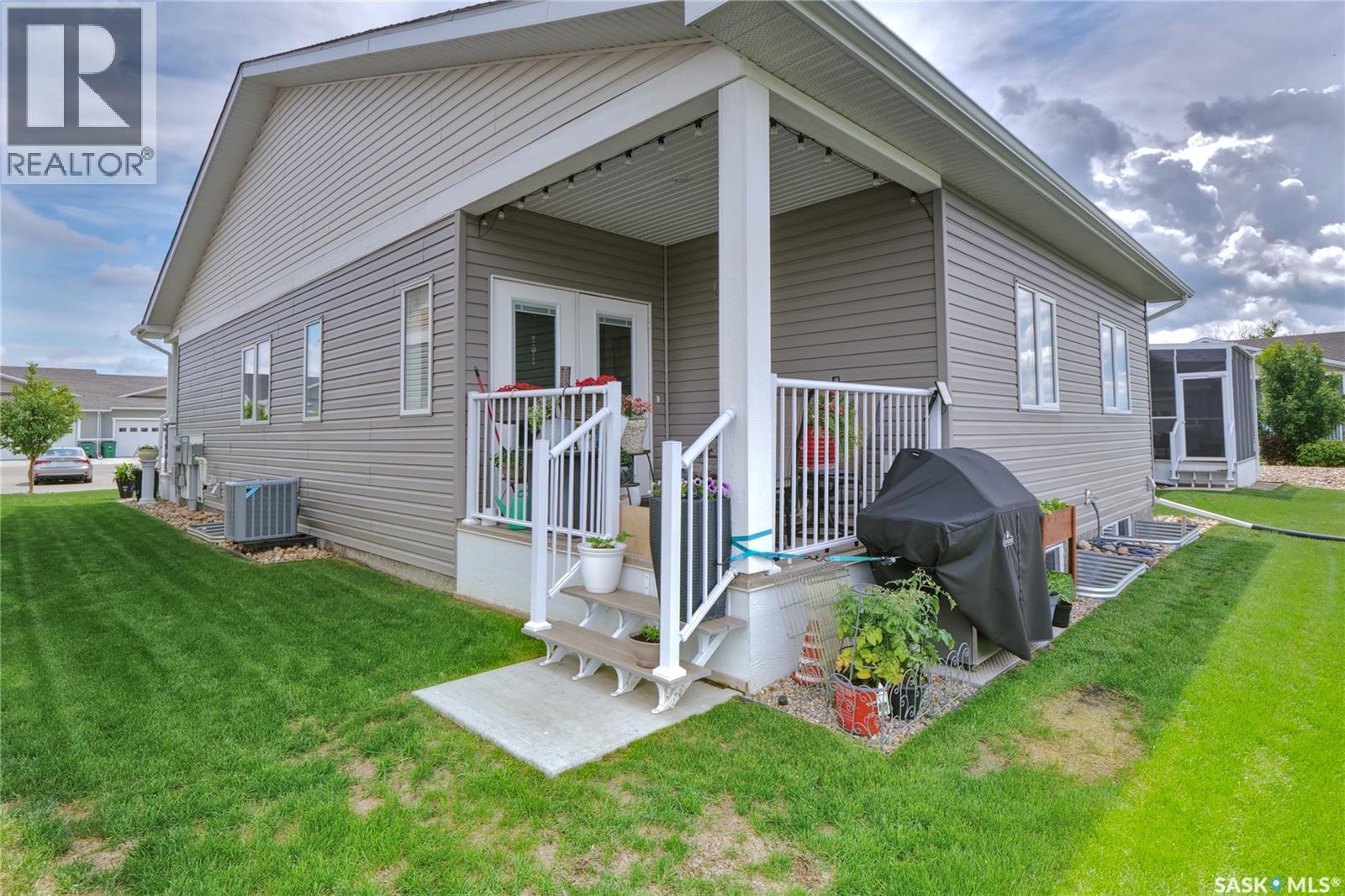301 1015 Bradley STREET — photo 33
