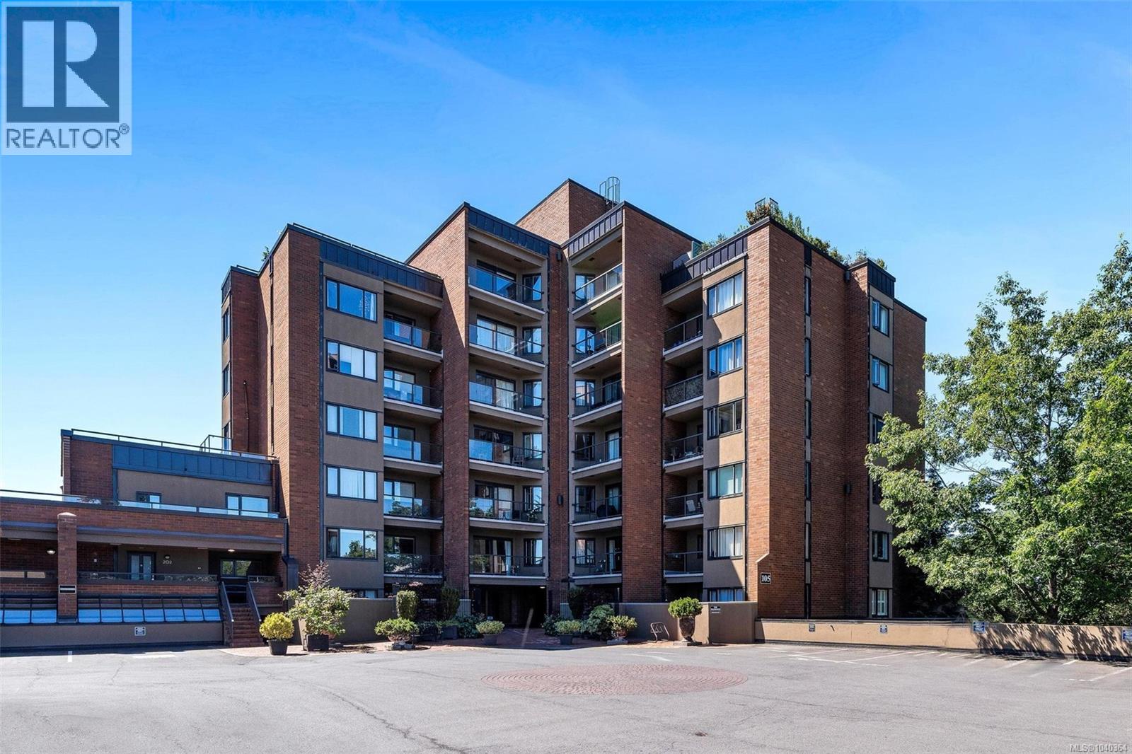 304 105 Gorge Rd E, Victoria